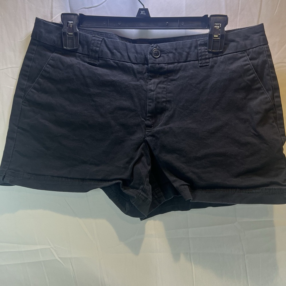 Magellan Womens Size 10 Black Shorts 4" Inseam Casual Dark